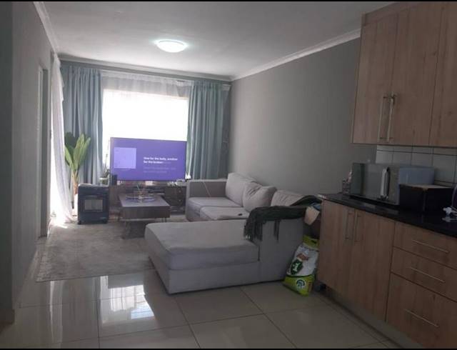 3 BEDROOM TOWNHOUSE FOR SALE IN REMBRANDT PARK